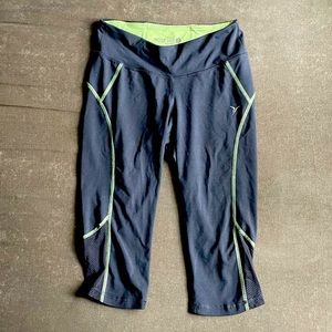 Old Navy fitted cropped leggings
